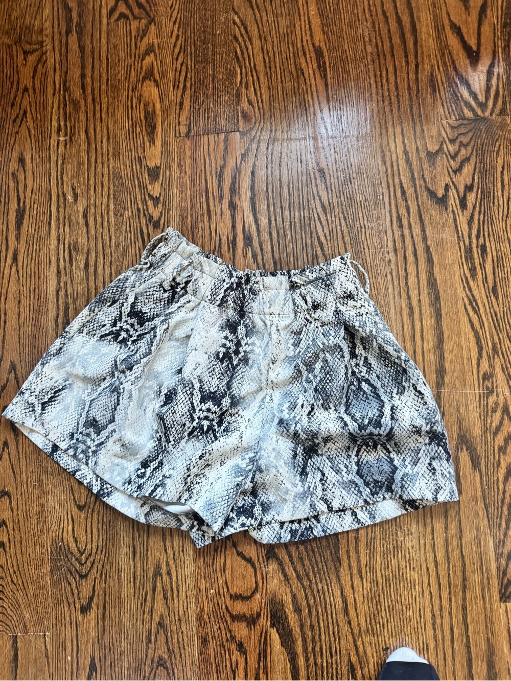 Zara High-Waist Snake Print Shorts - Black & Cream